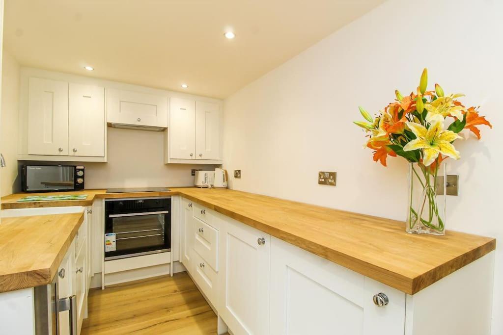 Hill Top Millstone Cottage Newmillerdam מראה חיצוני תמונה