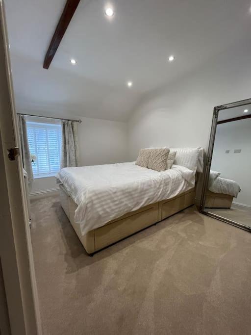 Hill Top Millstone Cottage Newmillerdam מראה חיצוני תמונה