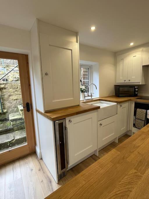 Hill Top Millstone Cottage Newmillerdam מראה חיצוני תמונה