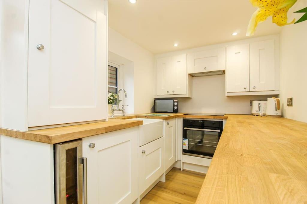 Hill Top Millstone Cottage Newmillerdam מראה חיצוני תמונה