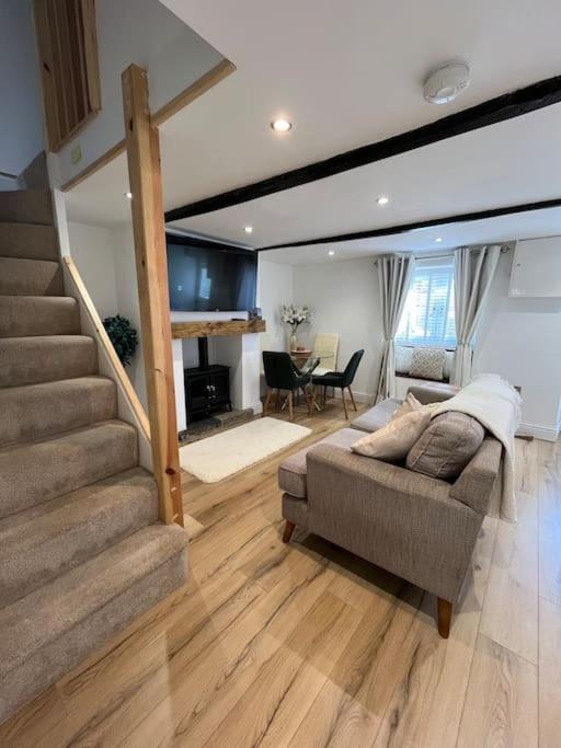 Hill Top Millstone Cottage Newmillerdam מראה חיצוני תמונה